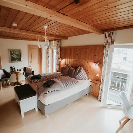 Rosy's House Бад Гоисерн